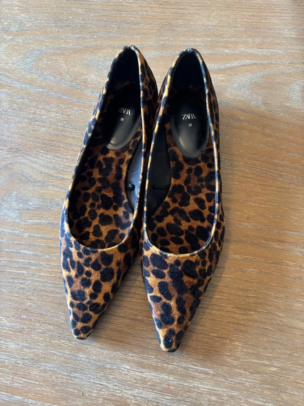 Pointed Toe Leopard-Print Women’s Flats - Picture 2 of 4
